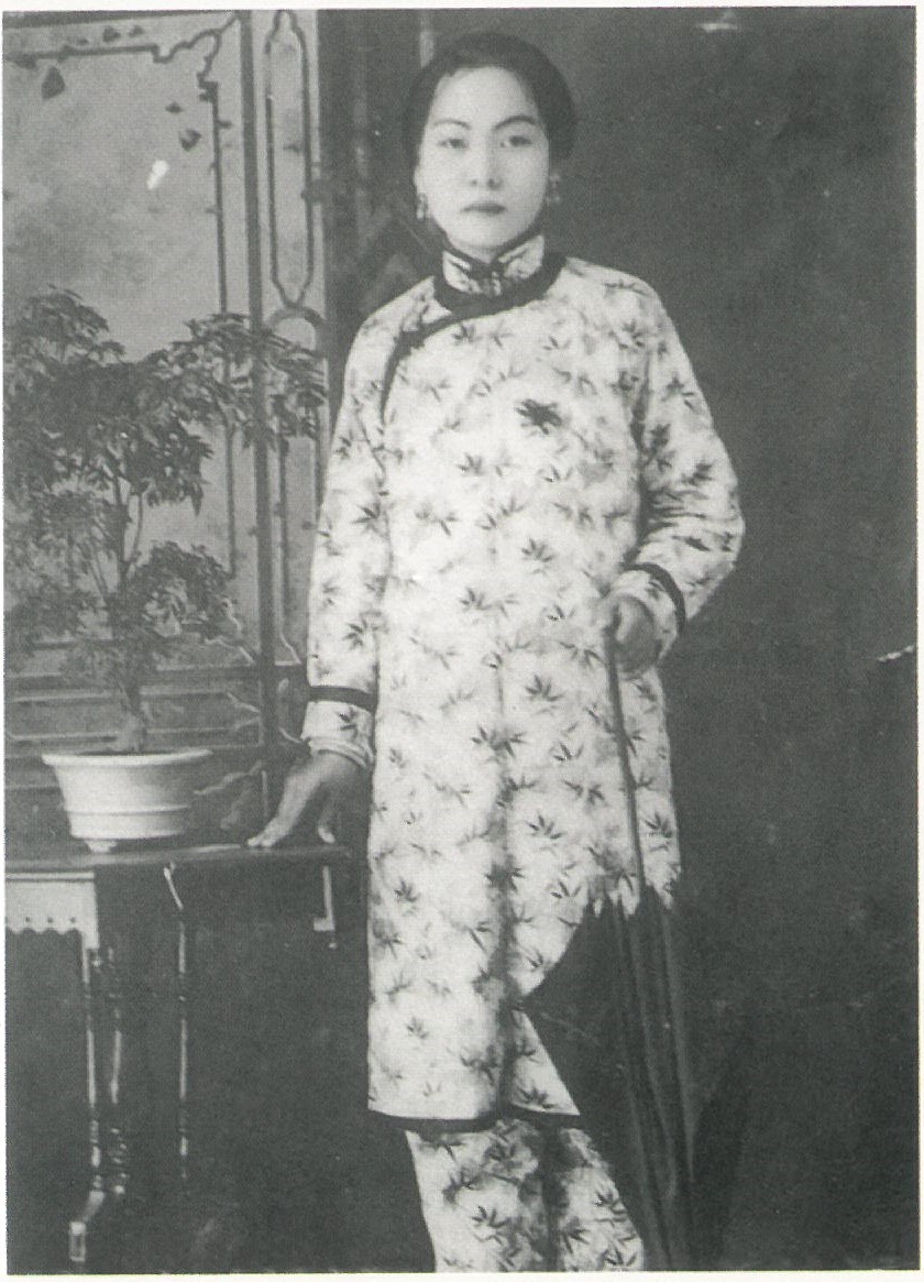 08張李德和第三高女時期個人照